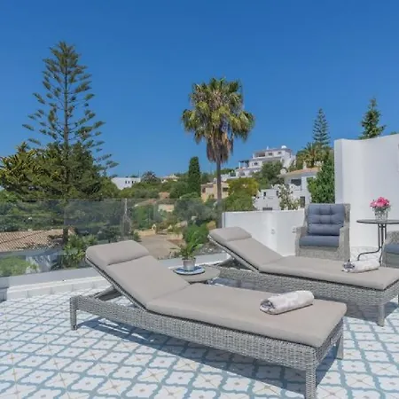 Beautifully Renovated Casa With Swimming Pool * Албуфейра