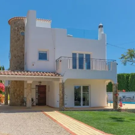 Beautifully Renovated Casa With Swimming Pool Апартаменты Албуфейра