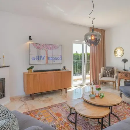 Апартаменты Beautifully Renovated Casa With Swimming Pool Албуфейра