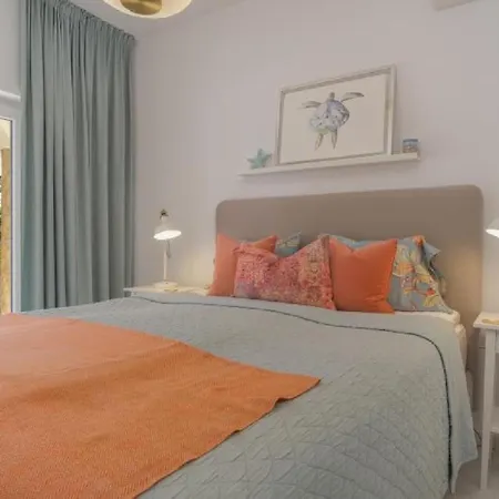 Beautifully Renovated Casa With Swimming Pool Апартаменты Албуфейра
